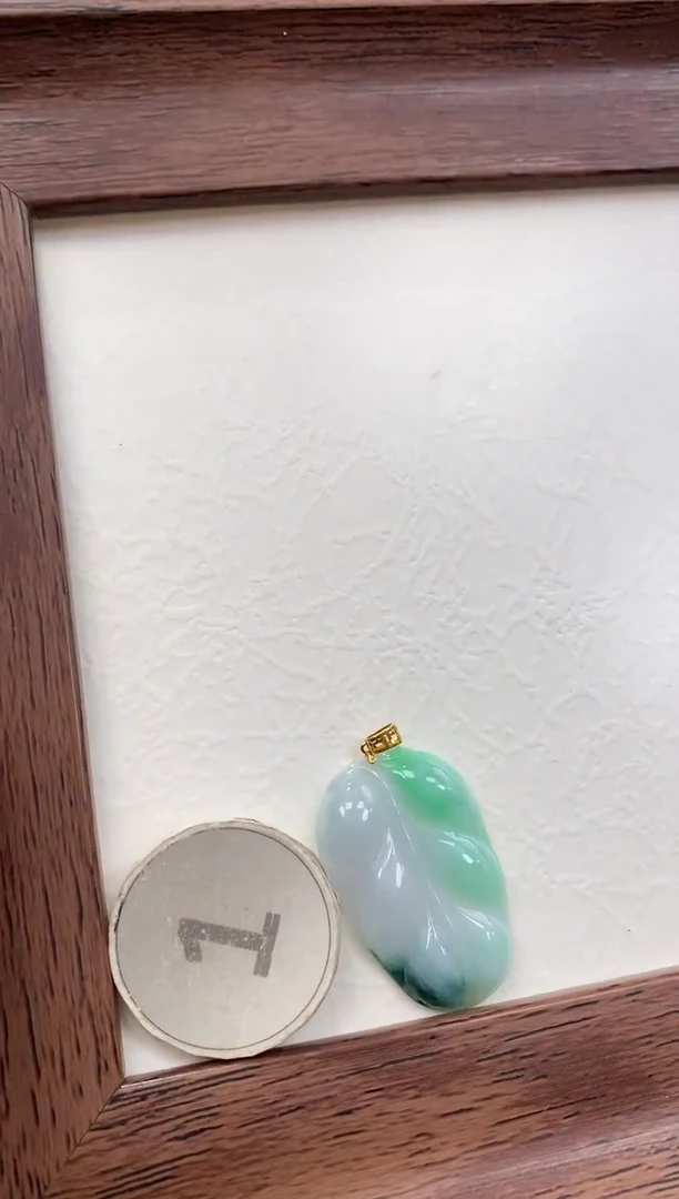 颈饰18K金镶嵌翡翠天然缅甸a货翡翠(多样性发其一)