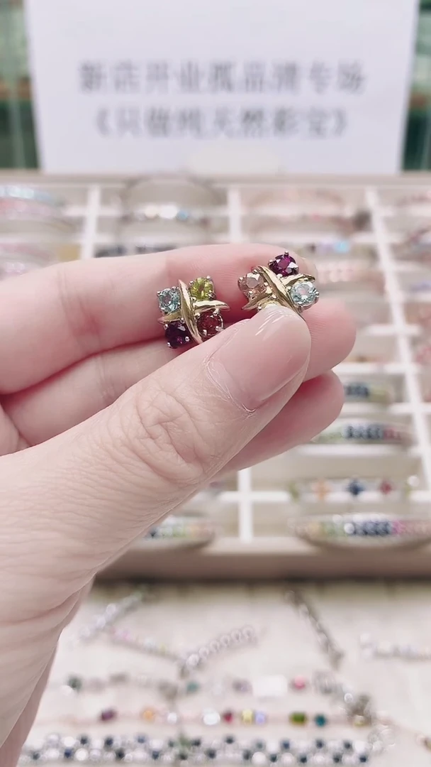 银S925镶嵌耳饰水晶052ZB1128产品一个（多样性）