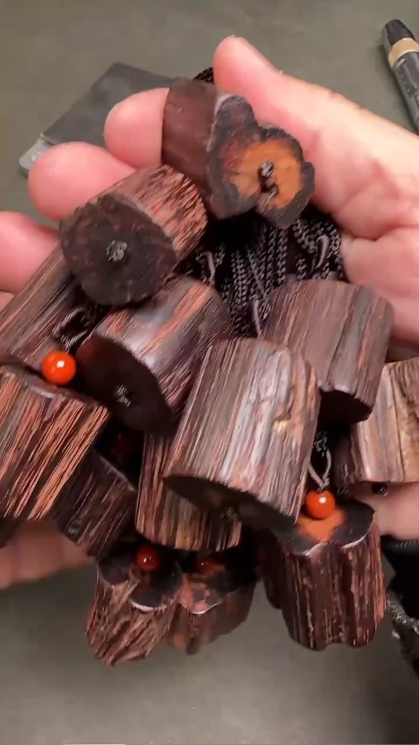 【闪购商品】降真香吊坠560001-降真香紫棋随型料