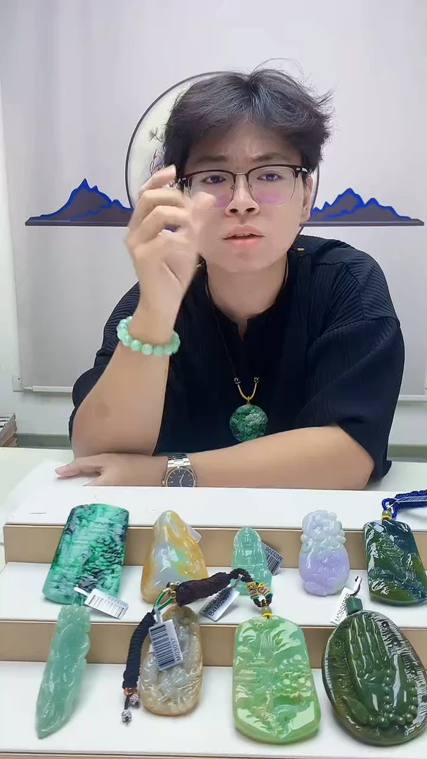 未镶嵌定制翡翠知**宝4688zm-毛货挂件