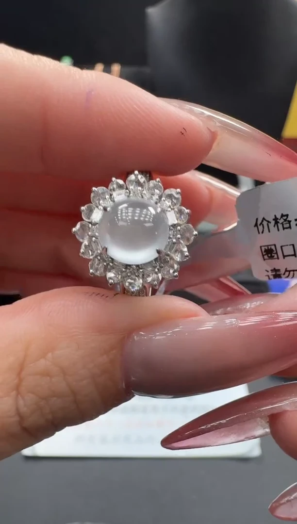 18K金镶嵌戒指翡翠翡翠戒指