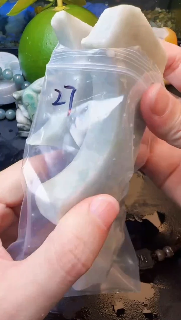 翡翠未镶嵌颈饰天然缅甸A货翡翠27