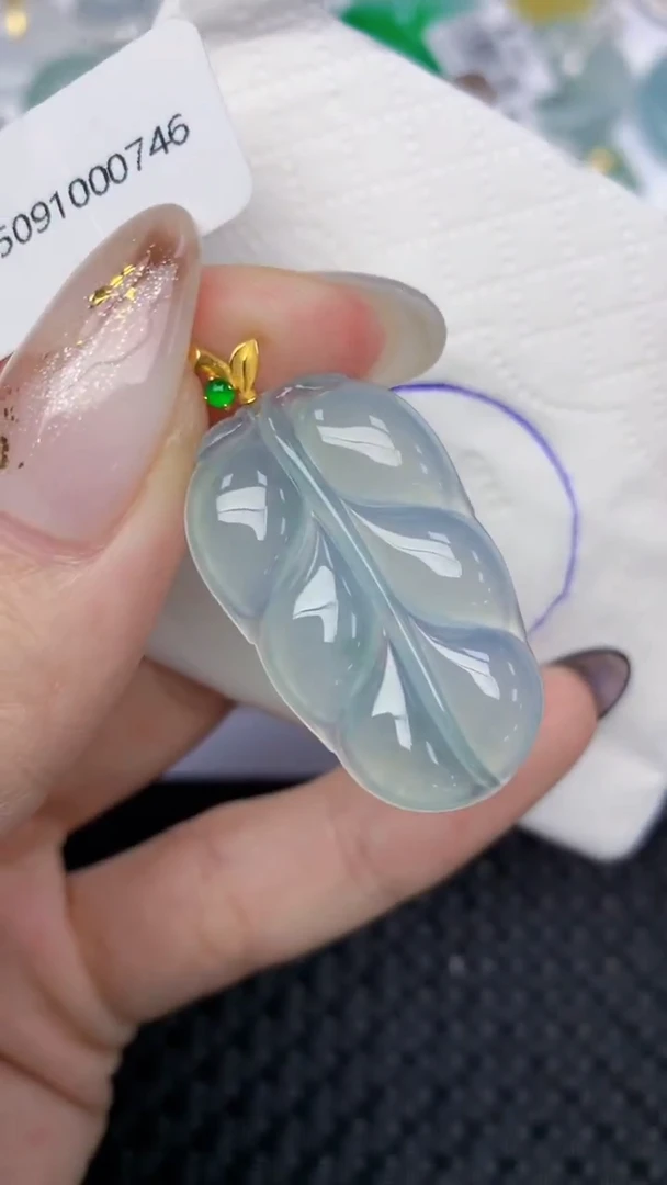 颈饰18K金镶嵌翡翠天然缅甸翡翠a货百元以上9元证书费自理