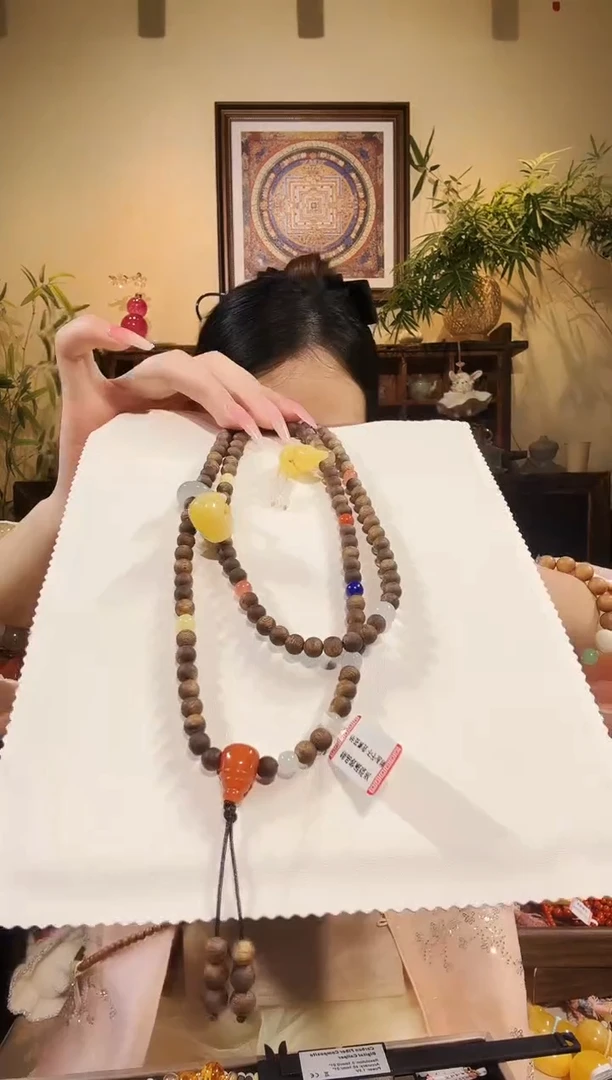 琥珀颈饰未镶嵌颈饰
