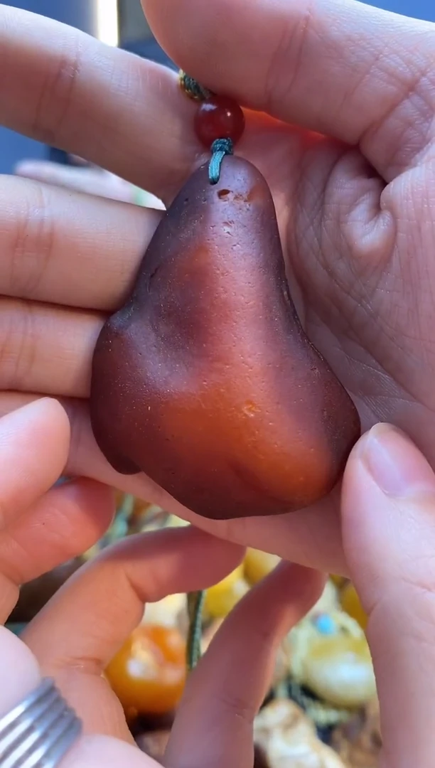 琥珀颈饰未镶嵌吊坠