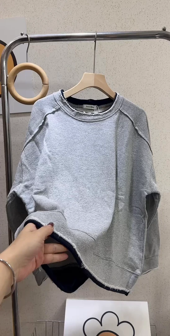 今年流行穿搭一整套2026新款洋气设计感上衣宽松圆领百搭长袖卫衣