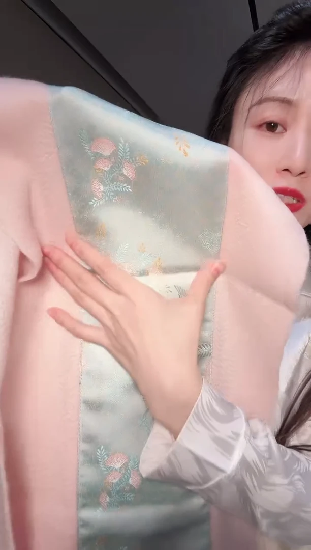 春山茂 织锦羊绒围巾（浅粉）