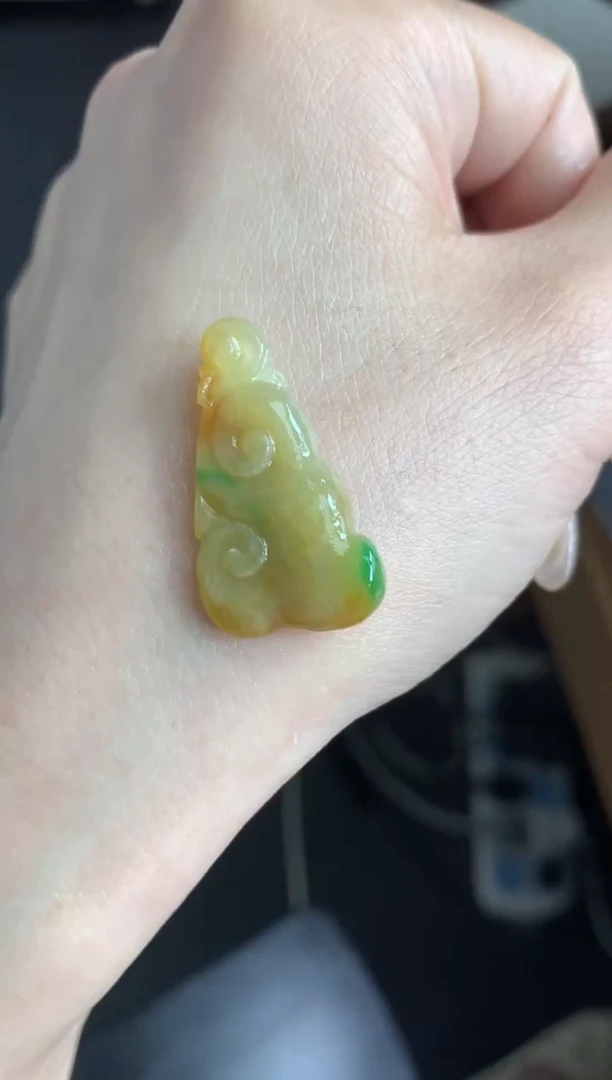 定制翡翠未镶嵌如意
