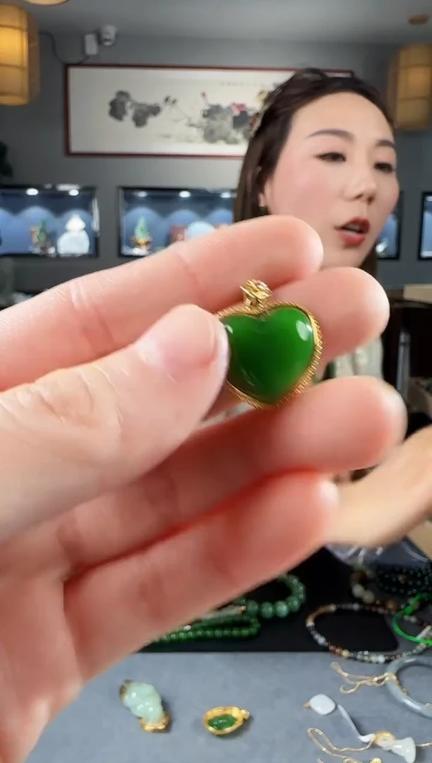 【闪购商品】和田玉吊坠(不含链)18K金镶嵌1