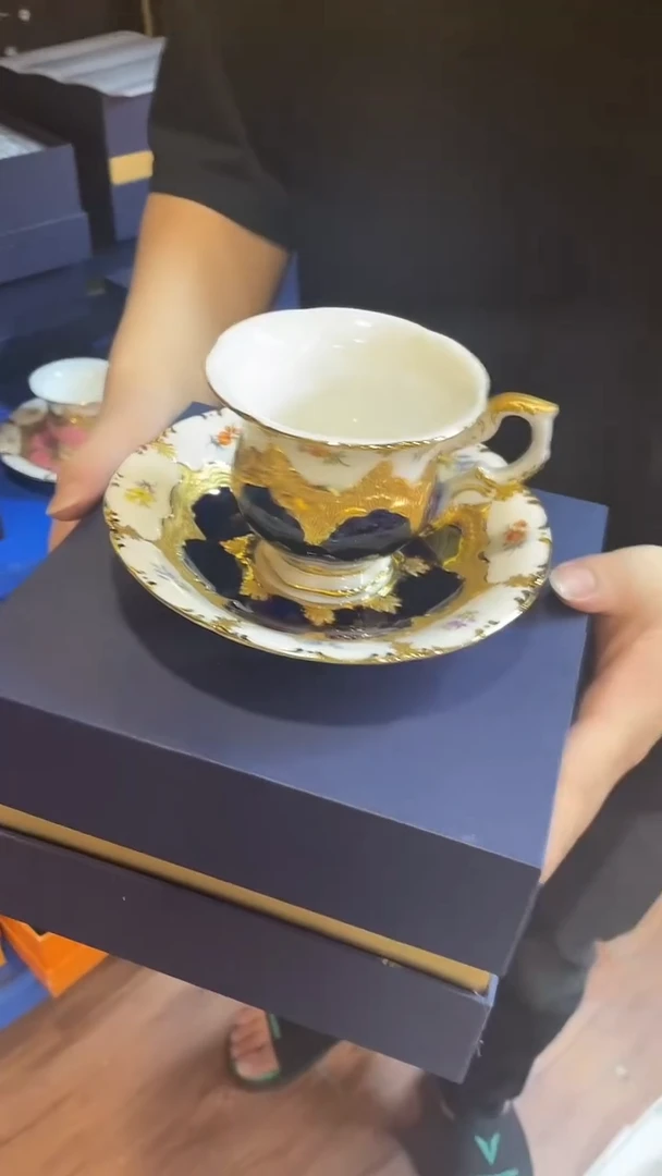 杯鸿辉家品牌瓷器，京东包邮！