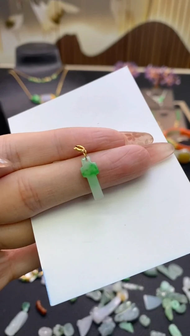 【闪购商品】翡翠颈饰18K金镶嵌净货16264