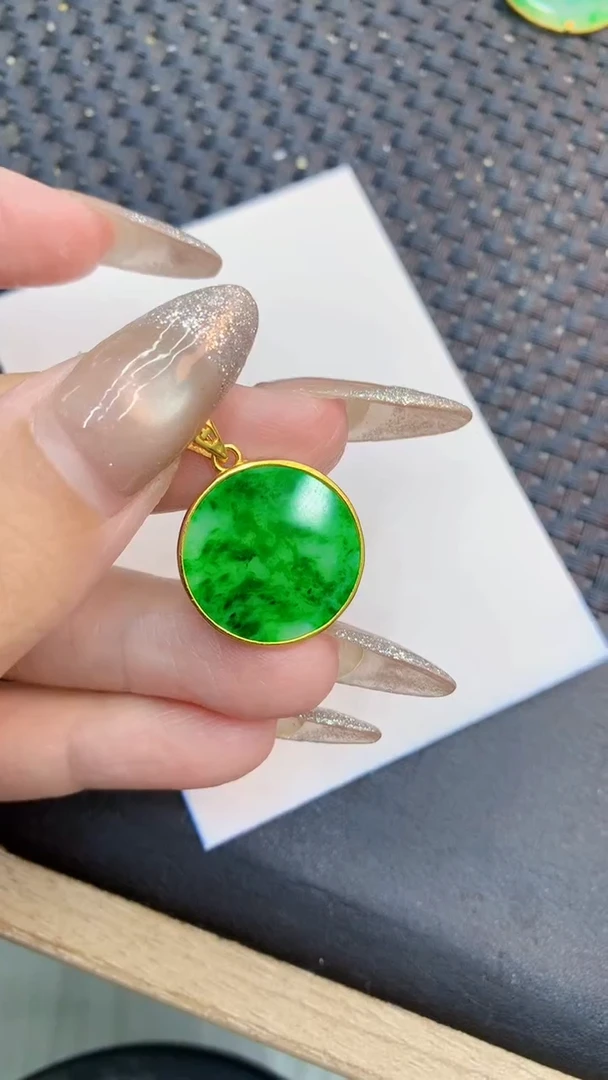 颈饰未镶嵌翡翠1