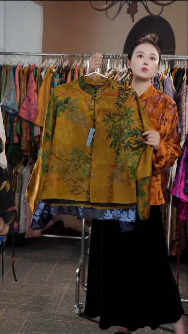 中式立领手绘画