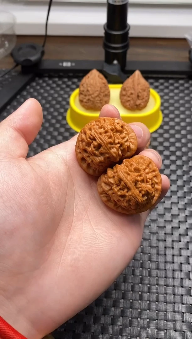 把件文玩核桃全品打底三角白狮子头39尺