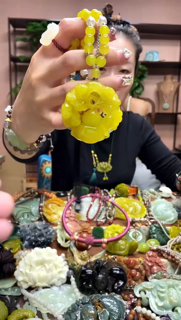 未镶嵌岫玉吊坠·