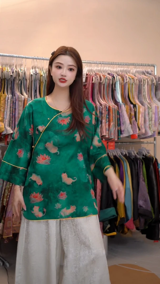 太太服绿猫咪睡莲