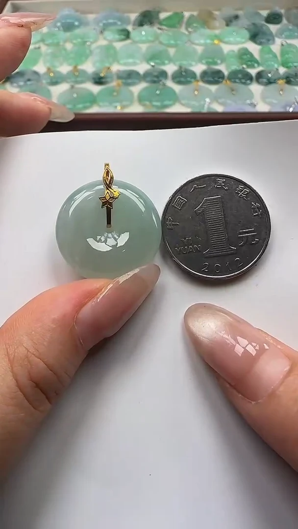 翡翠18K金镶嵌吊坠(不含链)平安扣