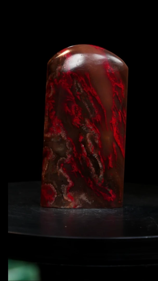 昌化石老乌冻鸡血椭圆