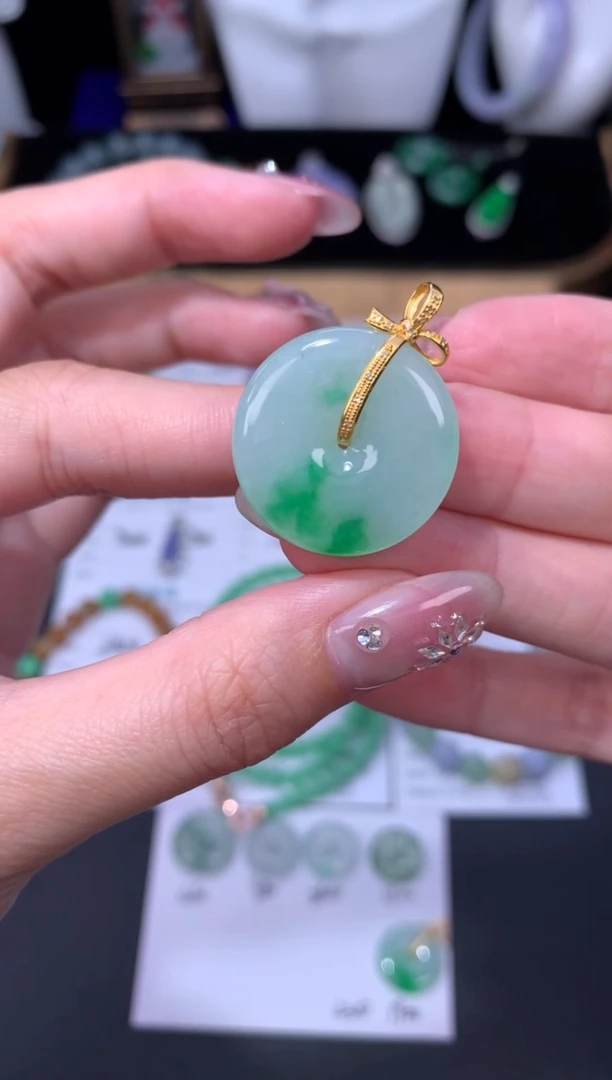 18K金镶嵌定制翡翠48小时鉴赏期 退货不扣服务费