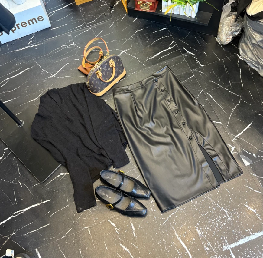 D25 120906 皮裙女设计感包臀裙小个子高腰显瘦百搭皮裙