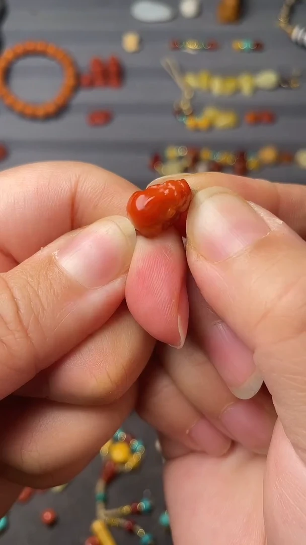 未镶嵌配饰玛瑙/玉髓8红貔貅单颗