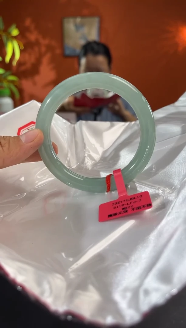 未镶嵌手镯翡翠翡翠手镯