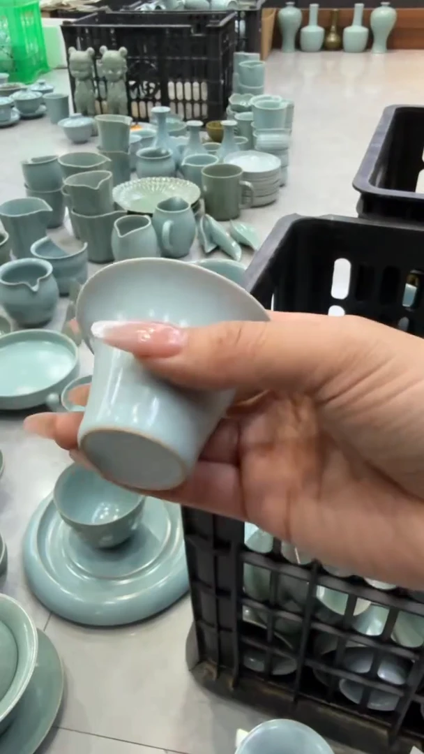 其他仿古月白小马蹄杯大瑕瑕