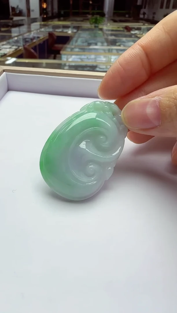 颈饰未镶嵌翡翠如意