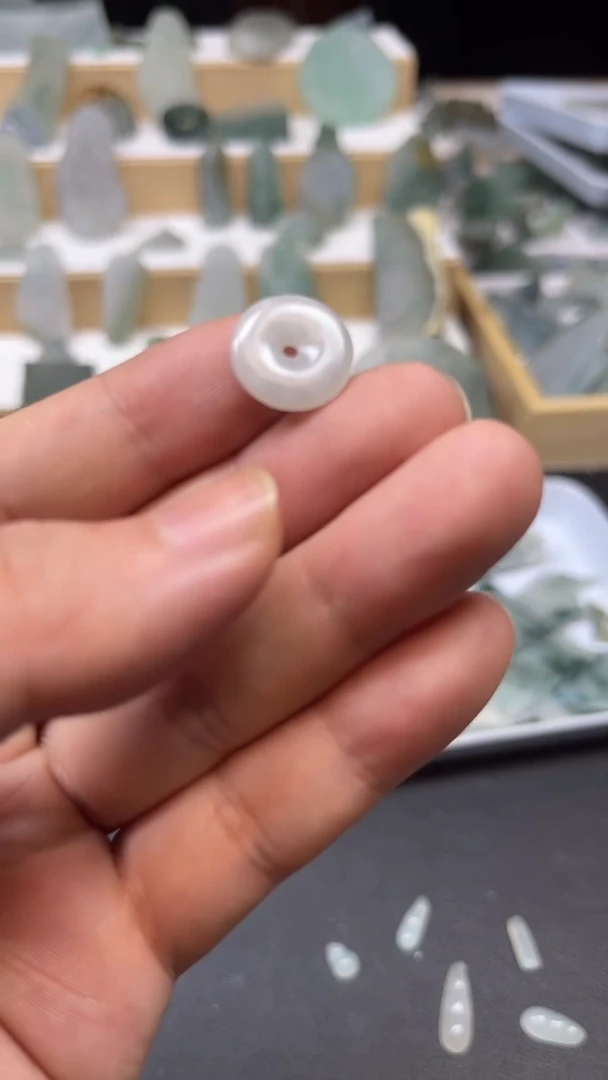 未镶嵌定制翡翠挂件