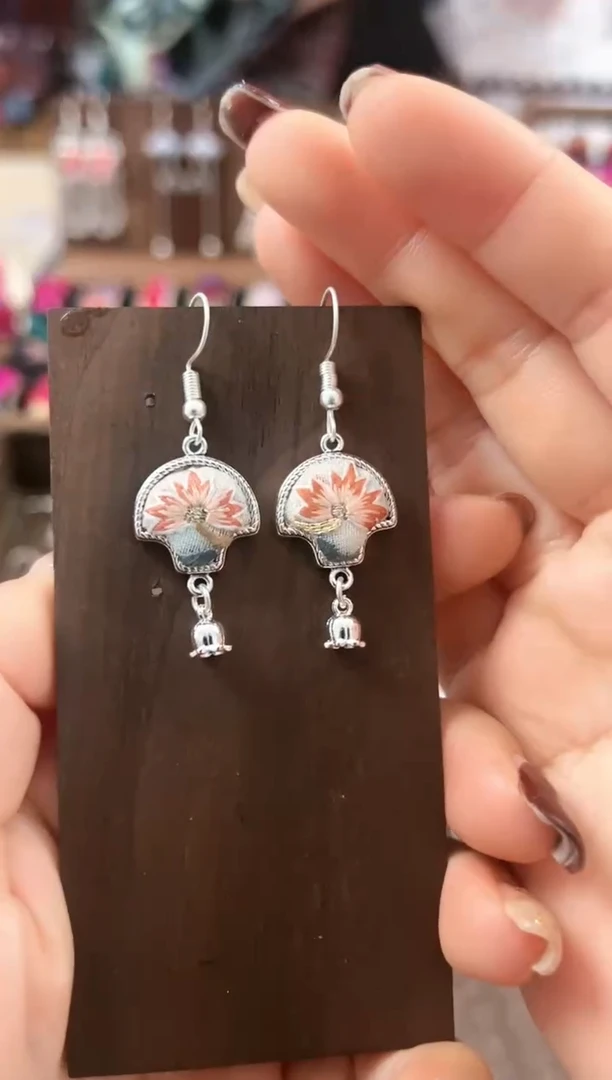 【闪购商品】织绣民族风老绣饰品284