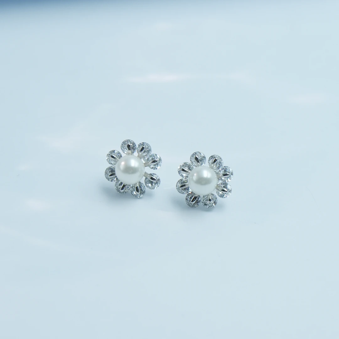 非金属仿珍珠耳饰 贝珠耳钉轻奢气质简约百搭复古太阳花设计优雅