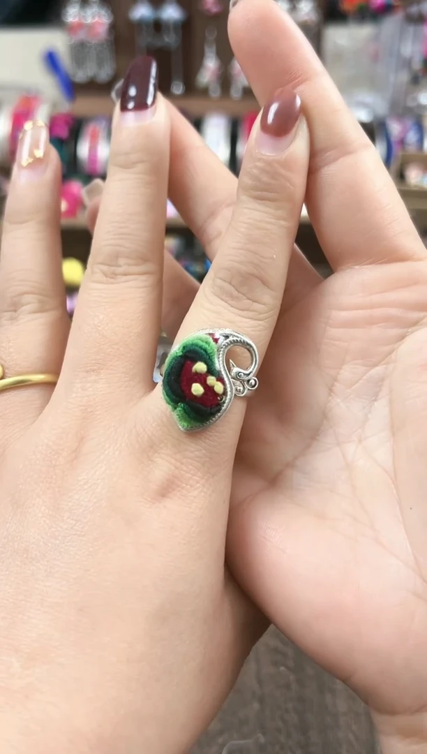 【闪购商品】织绣民族风老绣饰品365