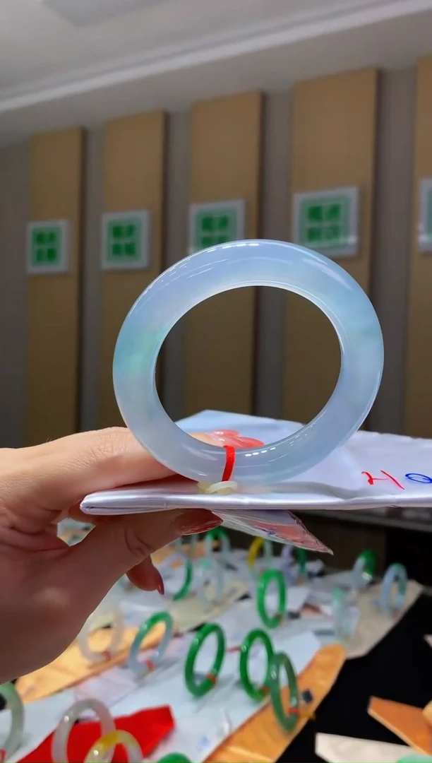 未镶嵌手镯翡翠-Q18 圈口55.7 全款20万 定金2万