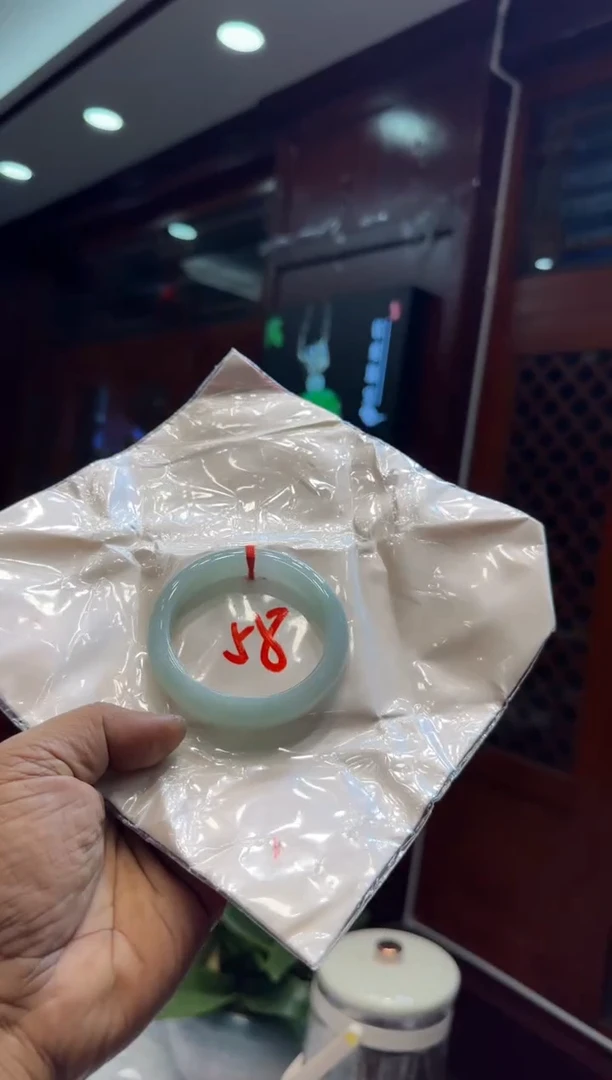 未镶嵌手镯翡翠手镯