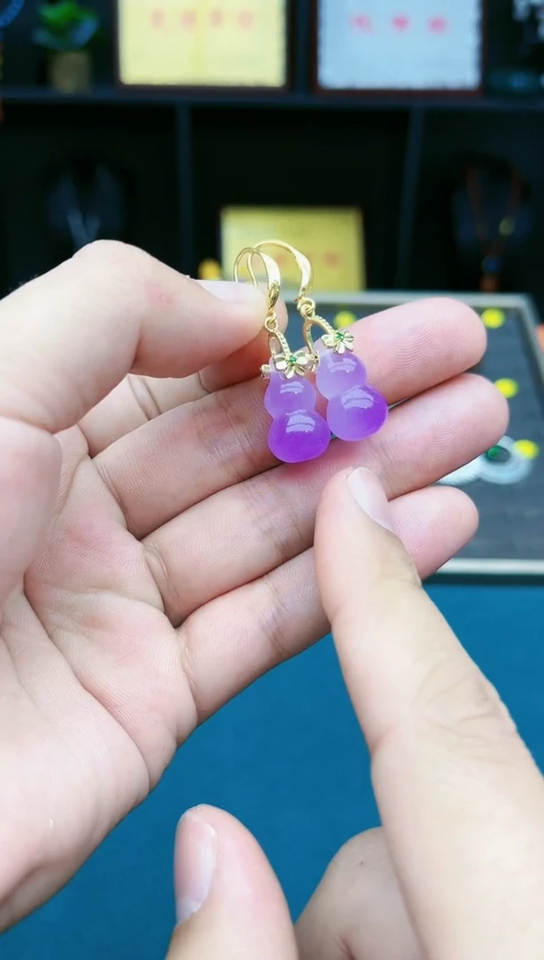 【闪购商品】玛瑙/玉髓耳钉银S925镶嵌紫葫芦