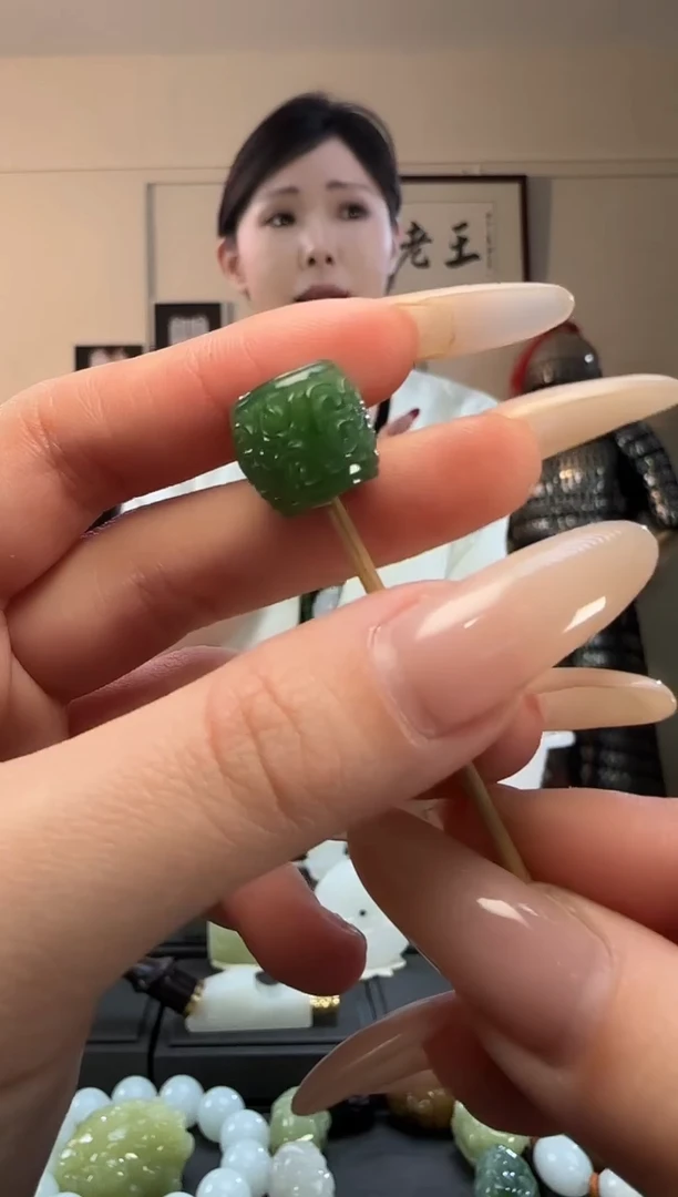 颈饰未镶嵌和田玉碧玉老型单珠