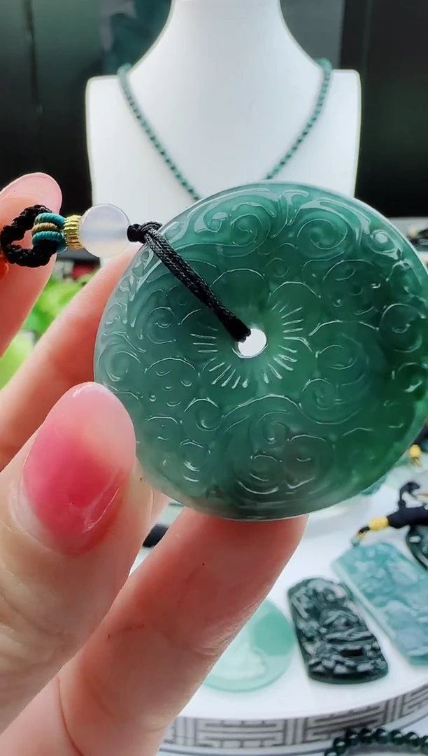 【闪购商品】翡翠颈饰未镶嵌多样性随机一件发货