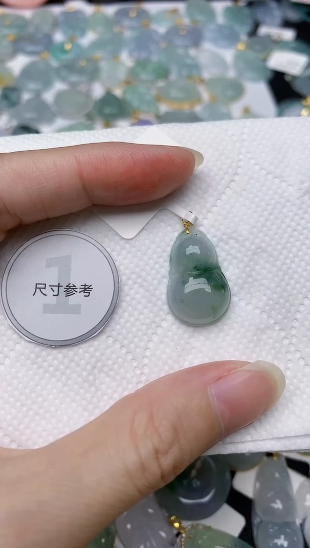 翡翠18K金镶嵌颈饰天然A货翡翠