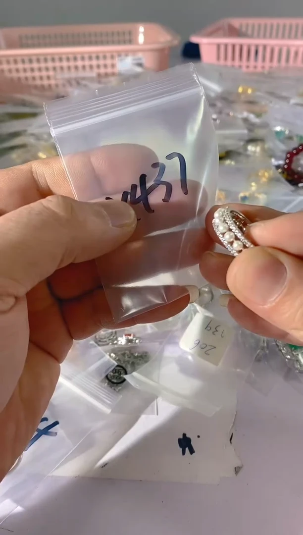 【闪购商品】水晶颈饰银S925镶嵌X437红宝，蓝宝，多样性发一件赠链