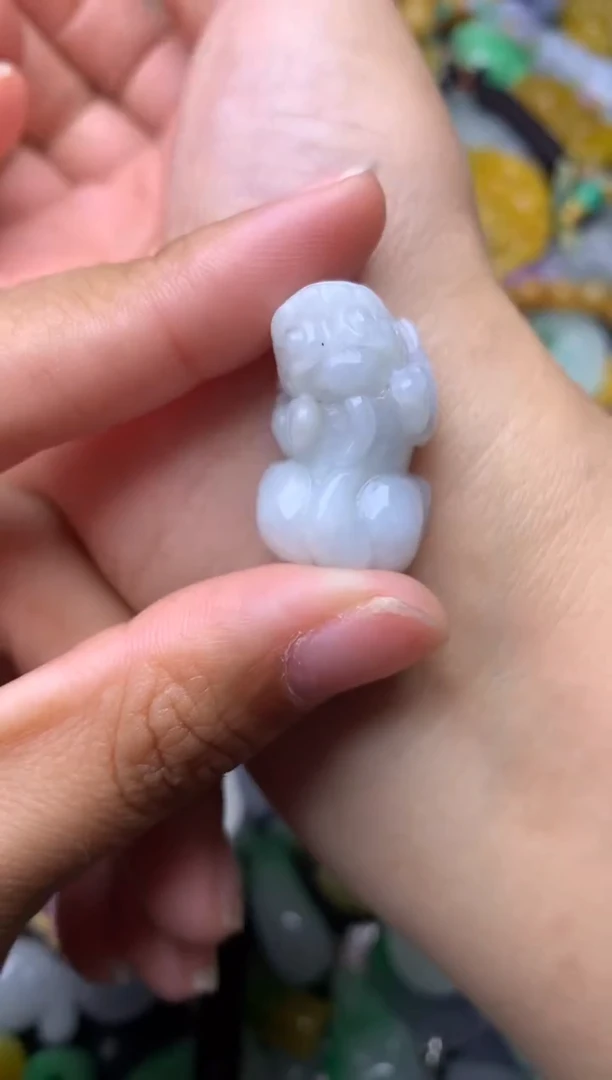 颈饰未镶嵌翡翠缅甸翡翠吊坠