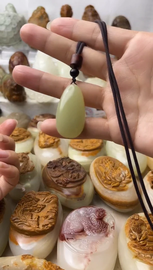 石材方解石手把摆件不退换原石吊坠