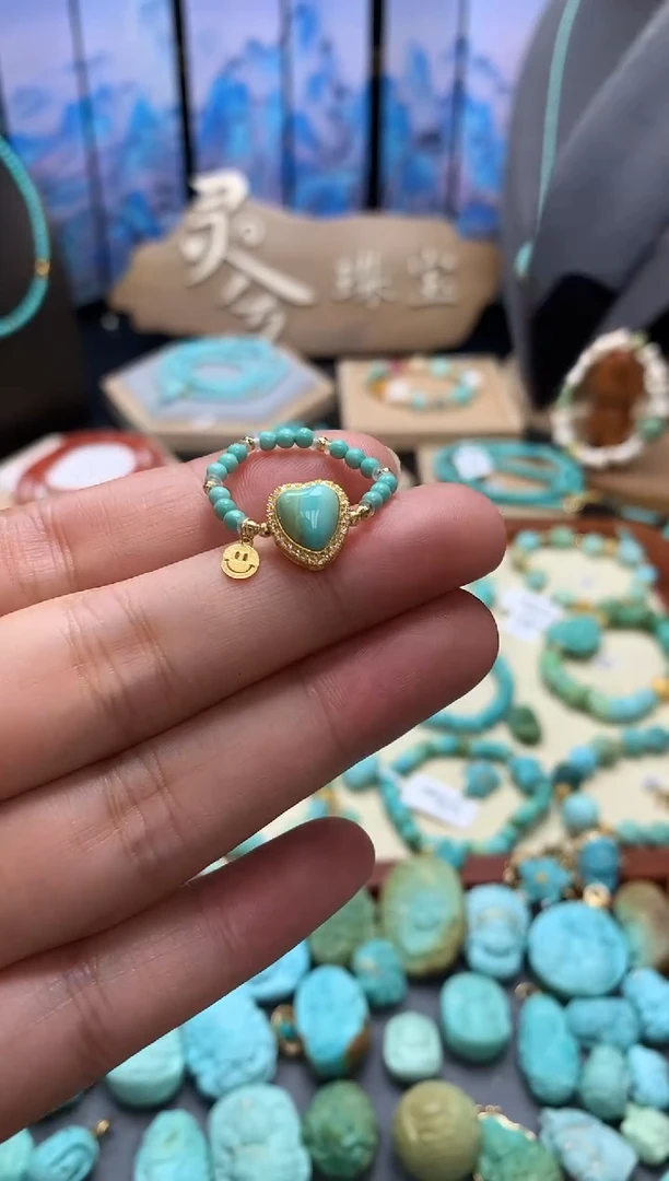 【闪购商品】绿松石戒指18K金镶嵌爱心戒指