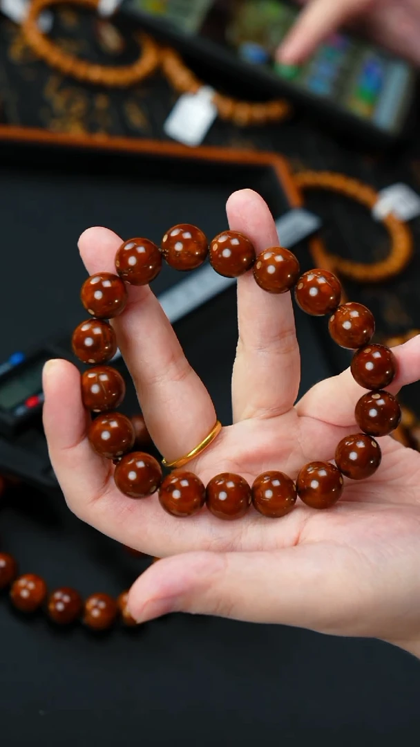 手串紫金鼠油核光珠13+         10692