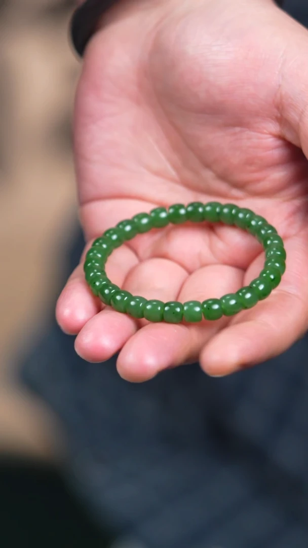 未镶嵌手链和田玉（碧玉）和田玉7mm碧玉带黑点