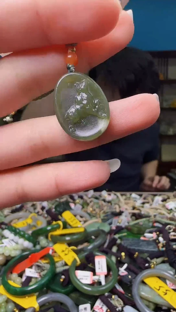 颈饰未镶嵌和田玉1