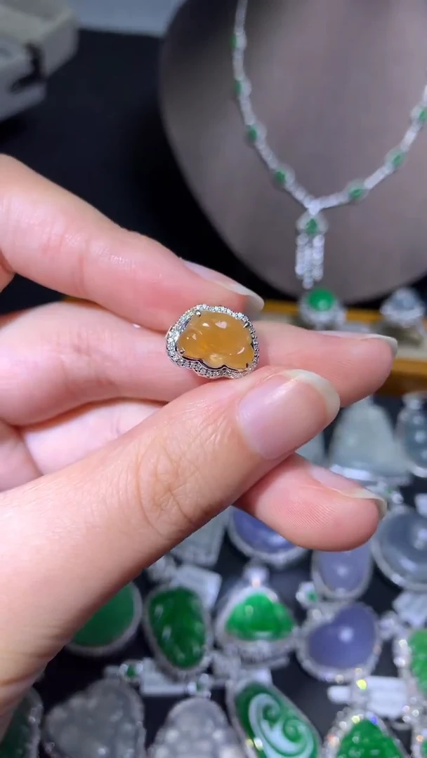 吊坠(不含链)18K金镶嵌翡翠吊坠