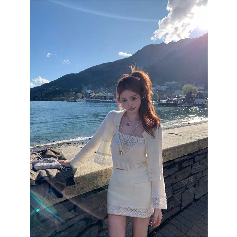 奶醇味小白花 2025秋季新款时尚性感辣妹高定感绣花针织三件套女