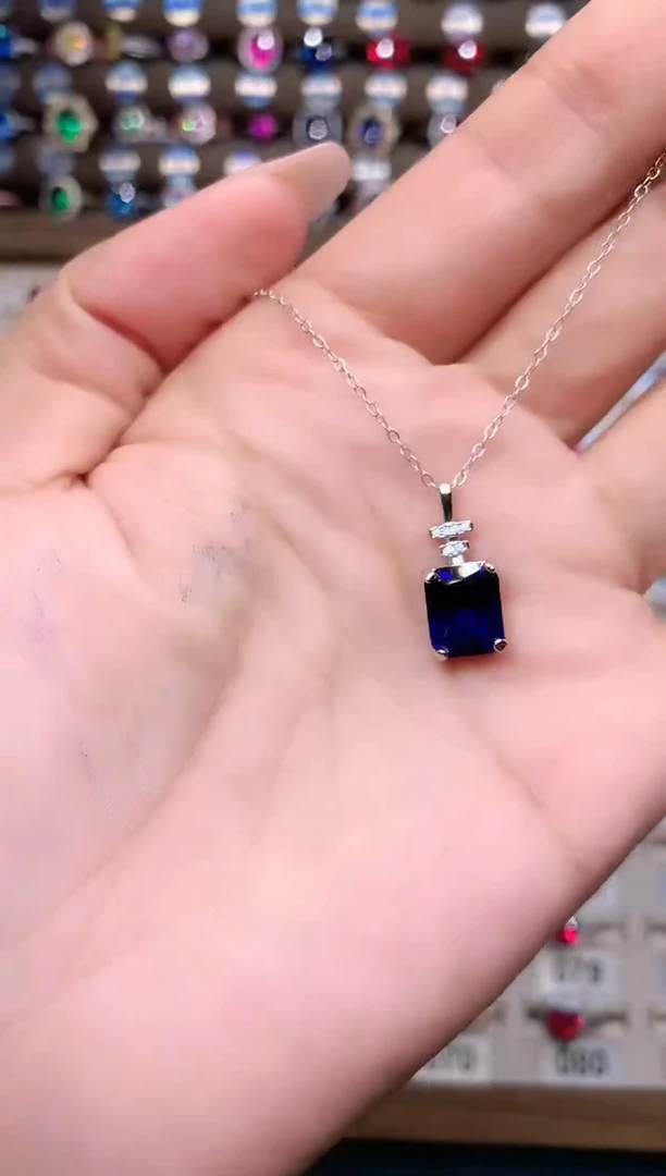 蓝宝石吊坠(赠链)银S925镶嵌银色810