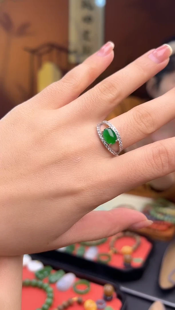 未镶嵌戒指翡翠翡翠戒指