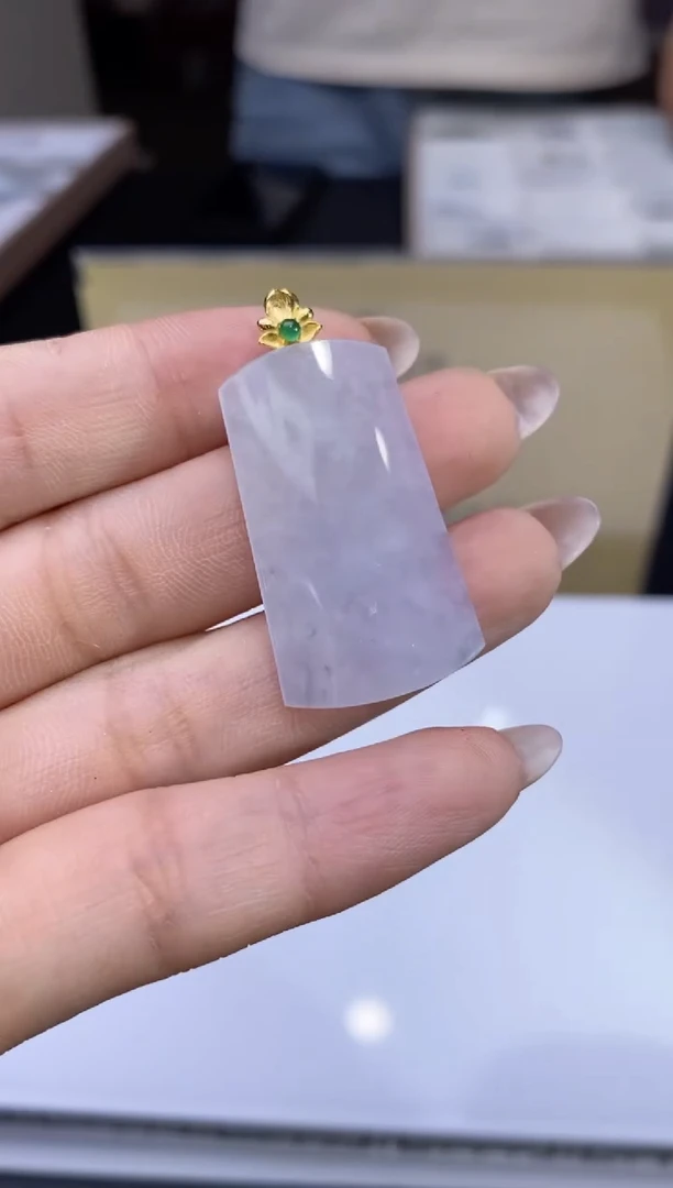 颈饰18K金镶嵌翡翠41697